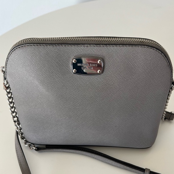 Michael Kors Grey Leather Structured Dome Chain Strap Crossbody Bag - Picture 2 of 11